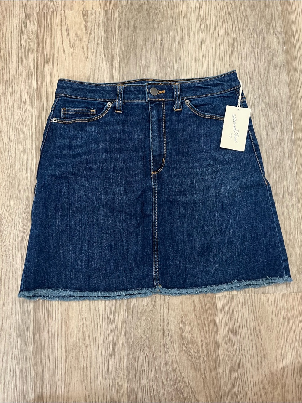 Universal Thread Denim Mini Skirt Size 4 / 27 Dark Wash Frayed Hem NWT